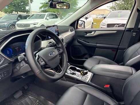 Used 2022 Ford Escape SEL w/ Technology Package FWD image 17