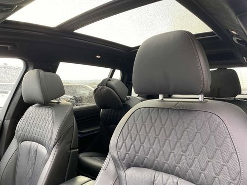 Used 2023 BMW X7 M60i w/ Executive Package image 18