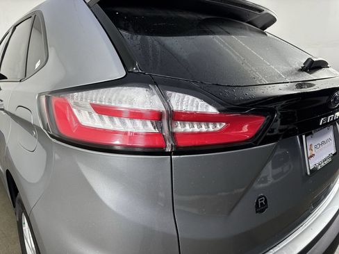 Used 2023 Ford Edge SE image 29