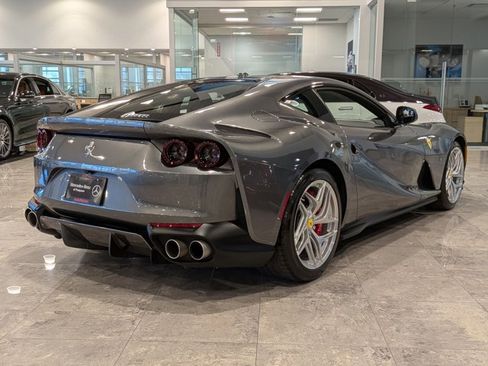 Used 2018 Ferrari 812 Superfast image 5