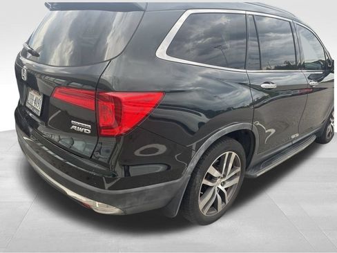 Used 2017 Honda Pilot Touring image 14