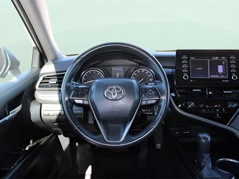 Used 2024 Toyota Camry SE image 22