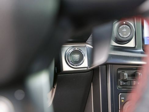 Used 2025 Ford F150 Raptor image 21