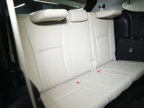Used 2023 Toyota Highlander XLE AWD/4WD image 34