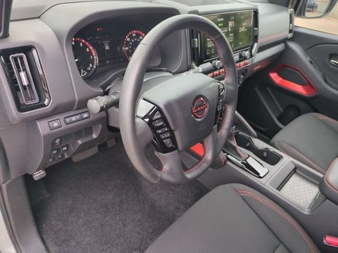 Used 2025 Nissan Frontier PRO-4X w/ Black Accent Package AWD/4WD image 7