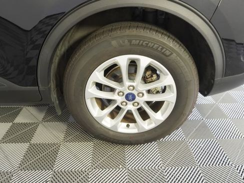 Used 2020 Ford Escape SE FWD image 18
