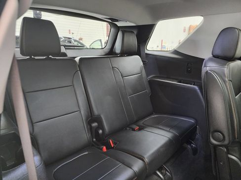 Used 2019 Chevrolet Traverse LT w/ LT Premium Package AWD/4WD image 37
