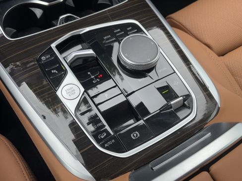 Certified 2025 BMW X7 xDrive40i AWD/4WD image 26