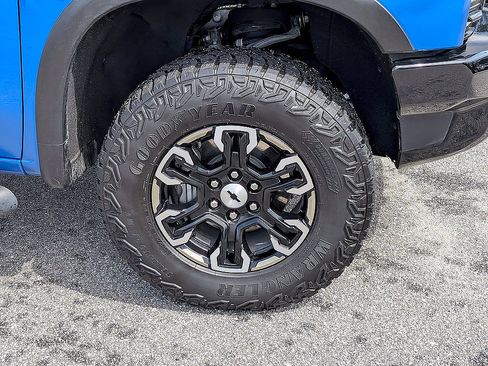 Certified 2024 Chevrolet Silverado 1500 ZR2 AWD/4WD image 37
