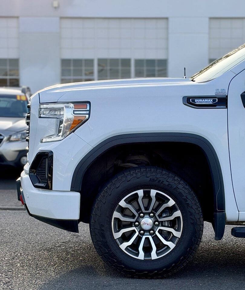 Used 2021 GMC Sierra 1500 AT4 w/ Technology Package AWD/4WD image 4