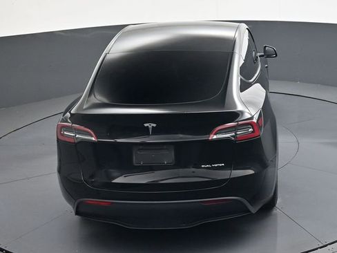 Used 2023 Tesla Model Y Long Range image 25