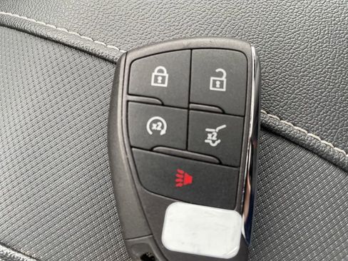 Used 2024 Chevrolet Traverse RS AWD/4WD image 32