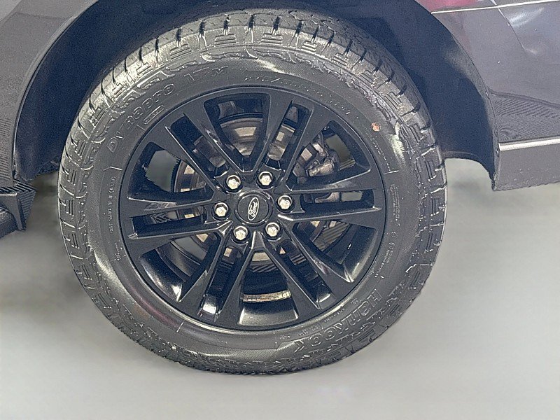 Used 2024 Ford Expedition XLT AWD/4WD image 32