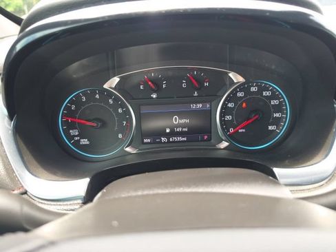 Used 2023 Chevrolet Traverse RS FWD image 9