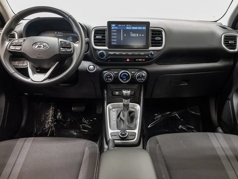 Used 2025 Hyundai Venue SEL FWD image 28