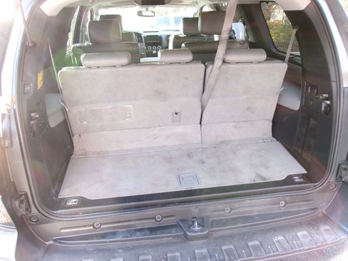 Used 2010 Toyota Sequoia Platinum image 8