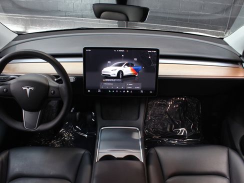 Used 2023 Tesla Model Y Long Range AWD/4WD image 21