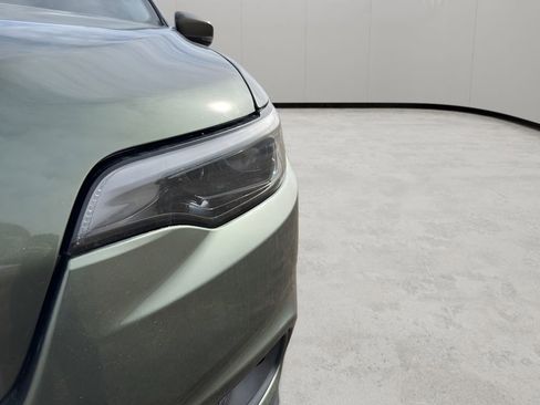 Used 2021 Jeep Cherokee Latitude Plus image 12