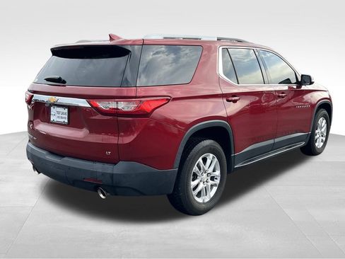 Used 2018 Chevrolet Traverse LT image 3