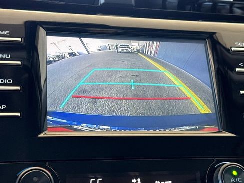 Used 2019 Toyota Camry SE image 16