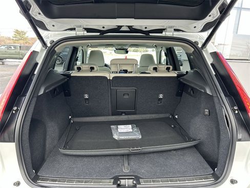 Certified 2023 Volvo XC40 B5 Plus w/ Driver Assist Package image 27