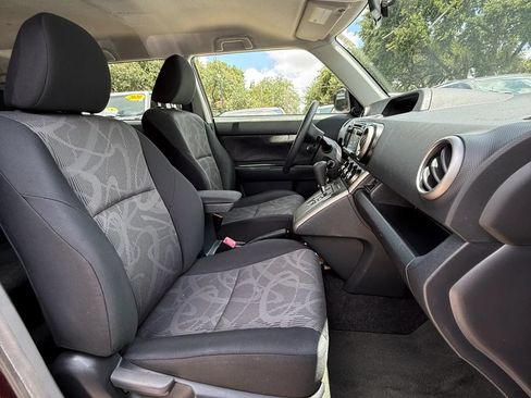 Used 2015 Scion xB FWD image 15