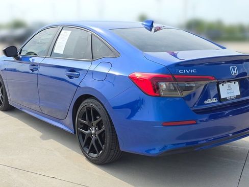 Used 2024 Honda Civic Sport image 3