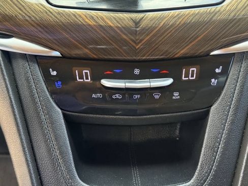 Used 2021 Cadillac XT6 Premium Luxury w/ Platinum Package AWD/4WD image 24