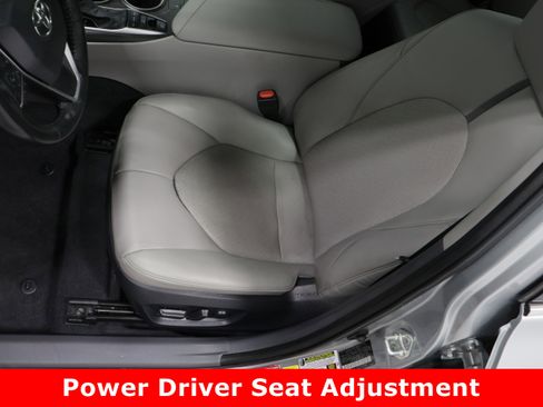 Used 2024 Toyota Camry XLE image 15