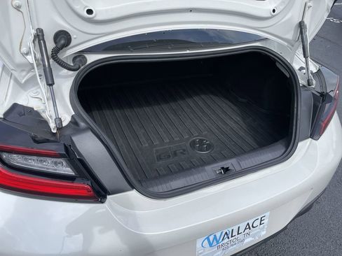 Used 2022 Toyota GR86 Premium w/ ALL Weather Mat Package (TMS) RWD image 21