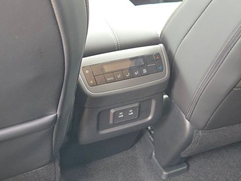 New 2026 Nissan Pathfinder SL FWD image 18