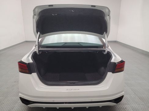 Used 2025 Nissan Altima 2.5 SV FWD image 29