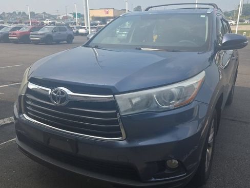 Used 2015 Toyota Highlander XLE AWD/4WD image 2