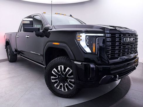 Used 2024 GMC Sierra 2500 Denali Ultimate AWD/4WD image 1