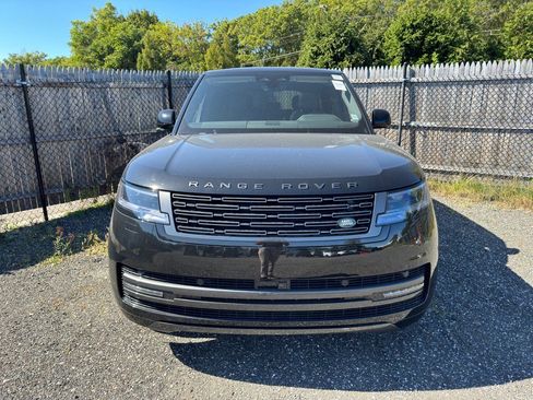 New 2025 Land Rover Range Rover Long Wheelbase SE image 2