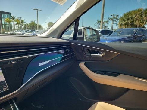 Certified 2025 Audi Q7 3.0T Premium Plus w/ Premium Plus Package image 28