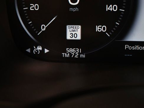 Used 2018 Volvo XC60 T6 Inscription w/ Convenience Package image 26