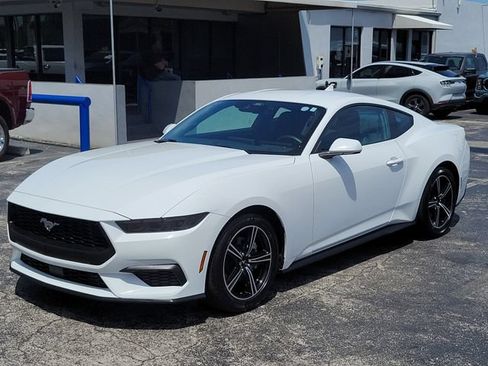 Used 2025 Ford Mustang Coupe RWD image 24