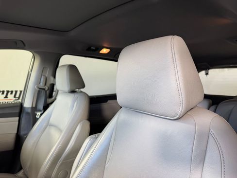 Used 2019 Honda Odyssey EX-L image 3