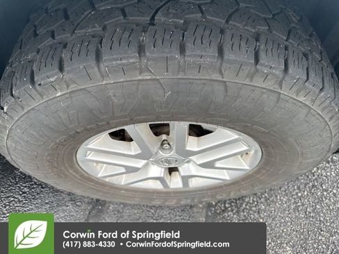 Used 2015 Nissan Frontier SV image 15