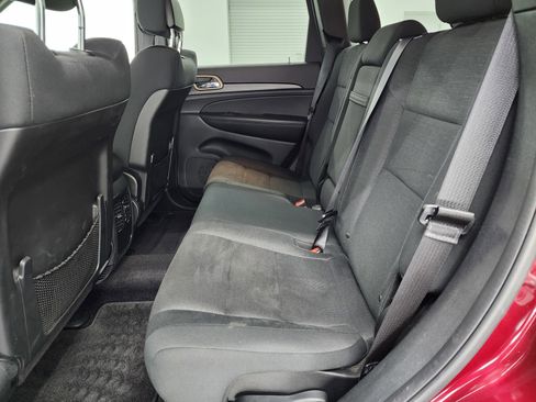 Used 2017 Jeep Grand Cherokee Laredo w/ Quick Order Package 23E image 9