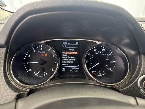 Used 2016 Nissan Rogue SL w/ SL Premium Package FWD image 8