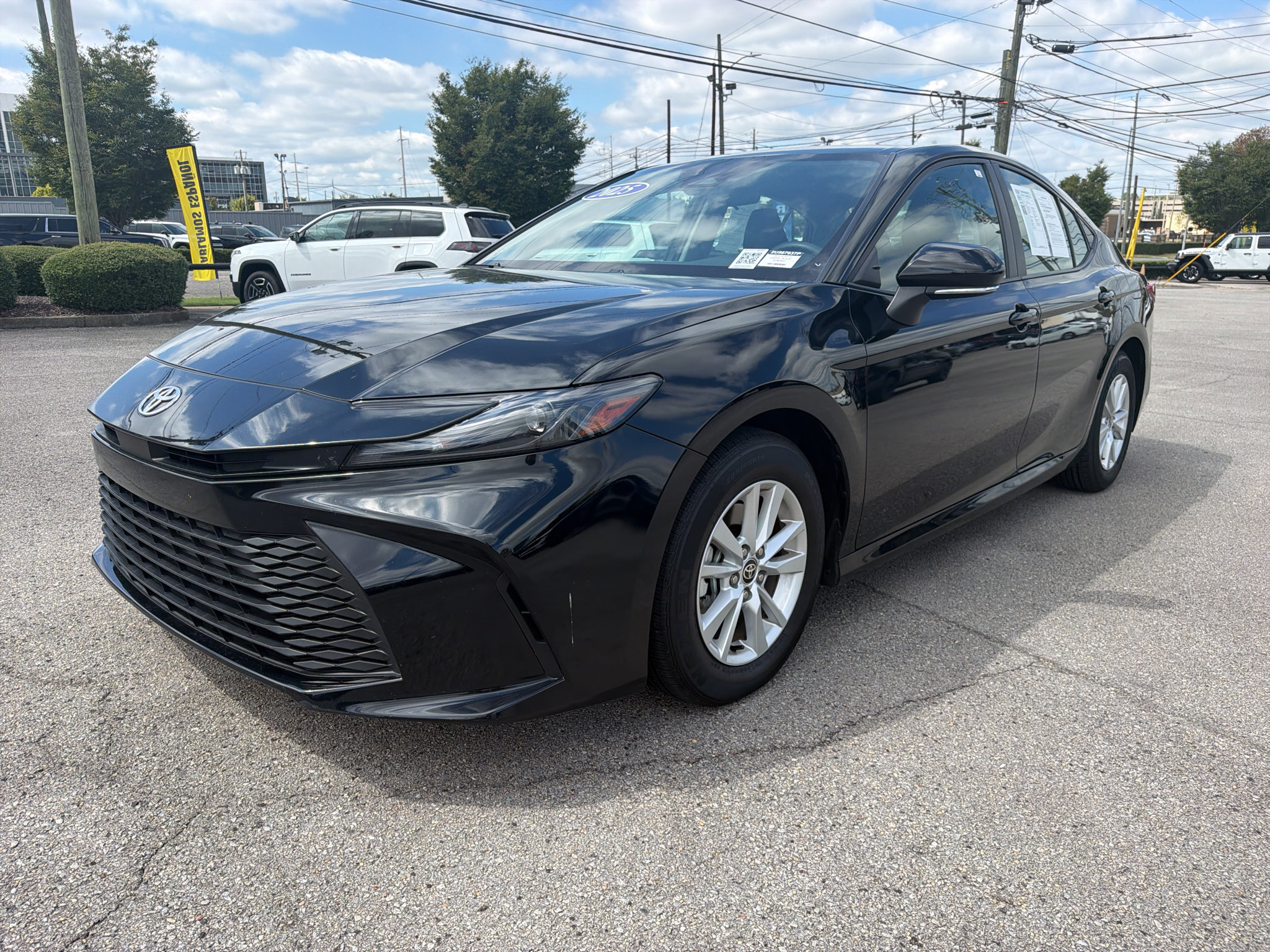 Used 2025 Toyota Camry LE FWD image 1