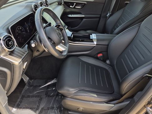 Used 2024 Mercedes-Benz GLC 300 image 13