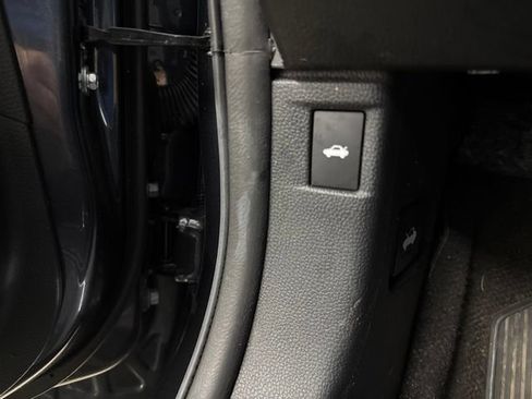 Certified 2023 Honda Accord EX image 27