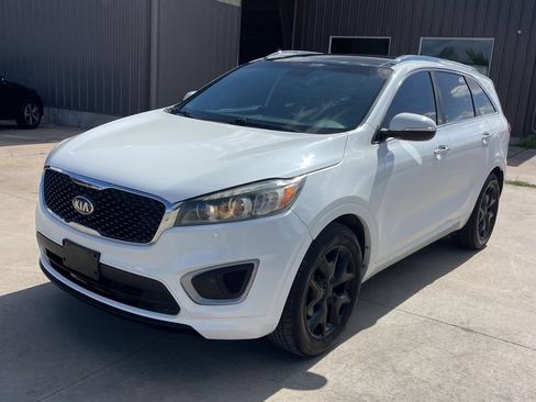Used 2016 Kia Sorento SX FWD image 3