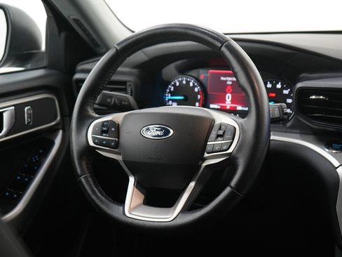 Used 2022 Ford Explorer XLT image 15