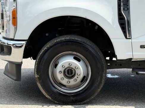 Used 2023 Ford F350 XL w/ Snow Plow Prep Package AWD/4WD image 5