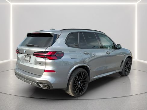 Used 2025 BMW X5 xDrive40i w/ M Sport Package AWD/4WD image 5