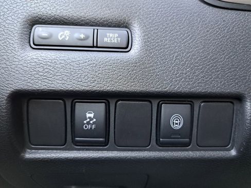 Used 2023 Nissan Murano SV image 14